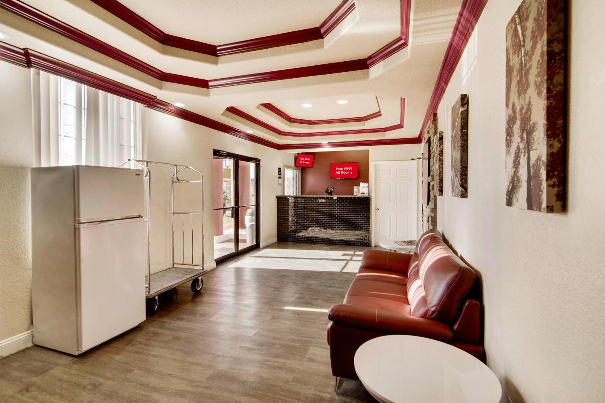 Red Roof Inn & Suites Pensacola-Nas Corry Beach Haven Dış mekan fotoğraf