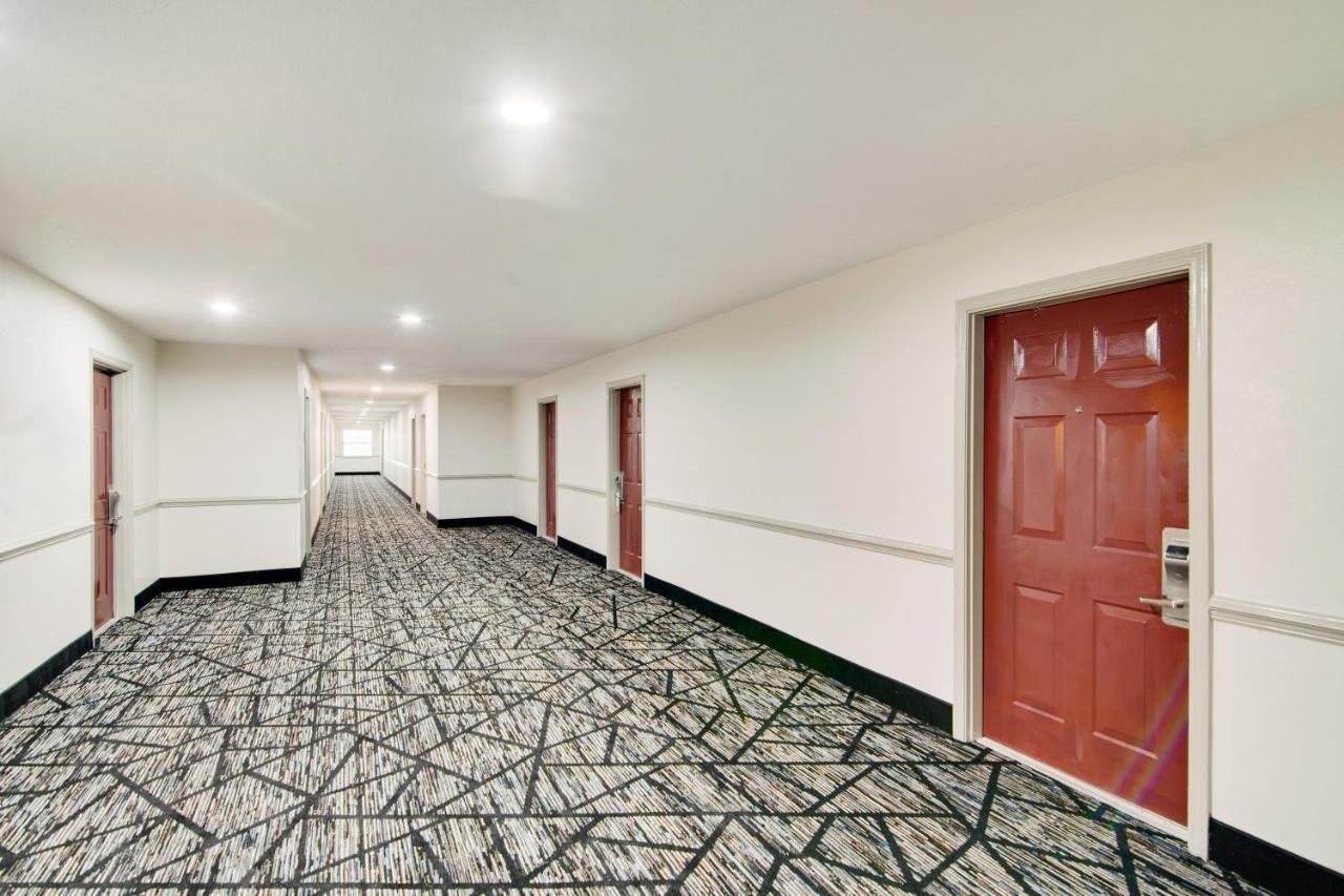 Red Roof Inn & Suites Pensacola-Nas Corry Beach Haven Dış mekan fotoğraf