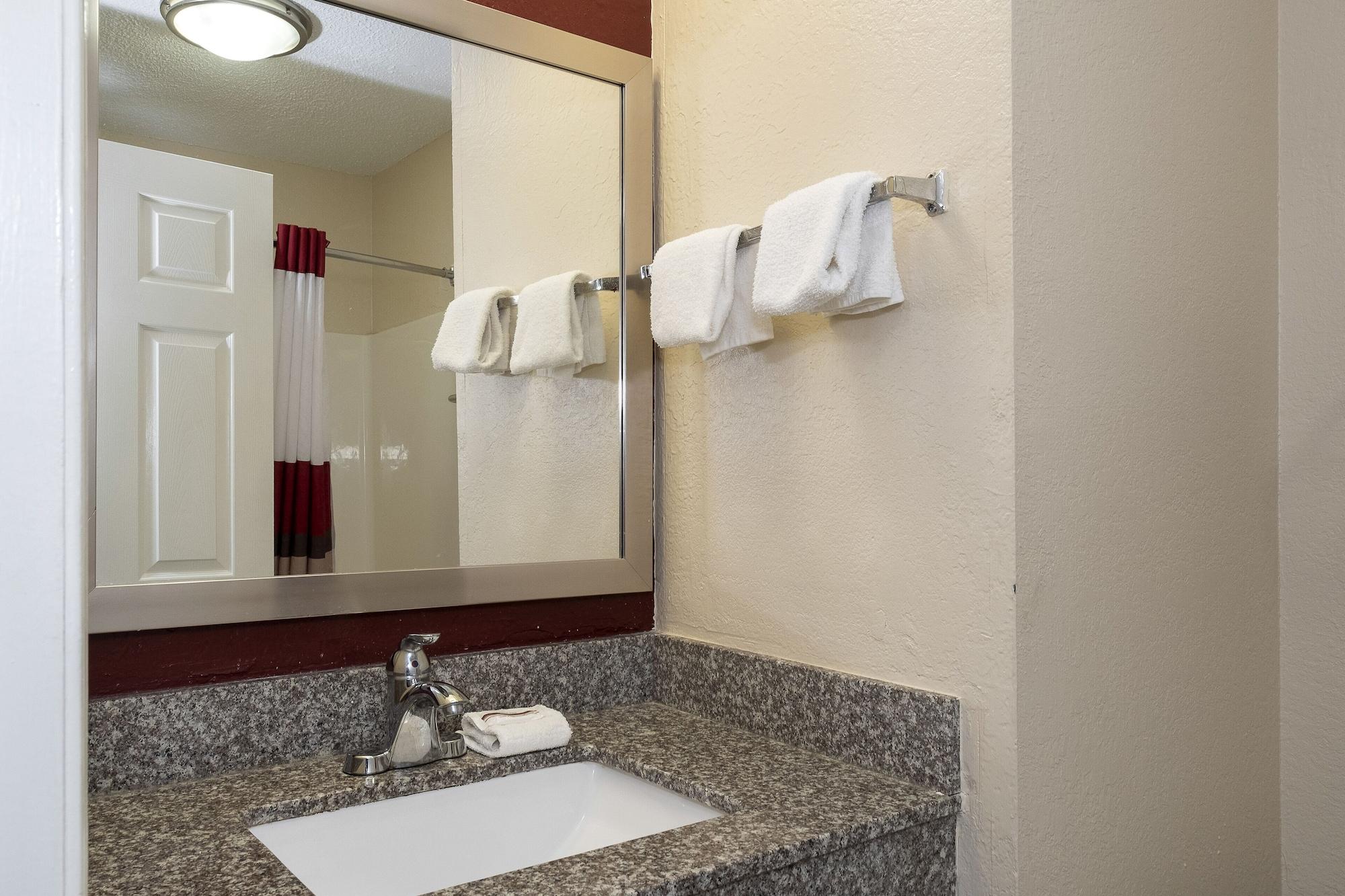 Red Roof Inn & Suites Pensacola-Nas Corry Beach Haven Dış mekan fotoğraf