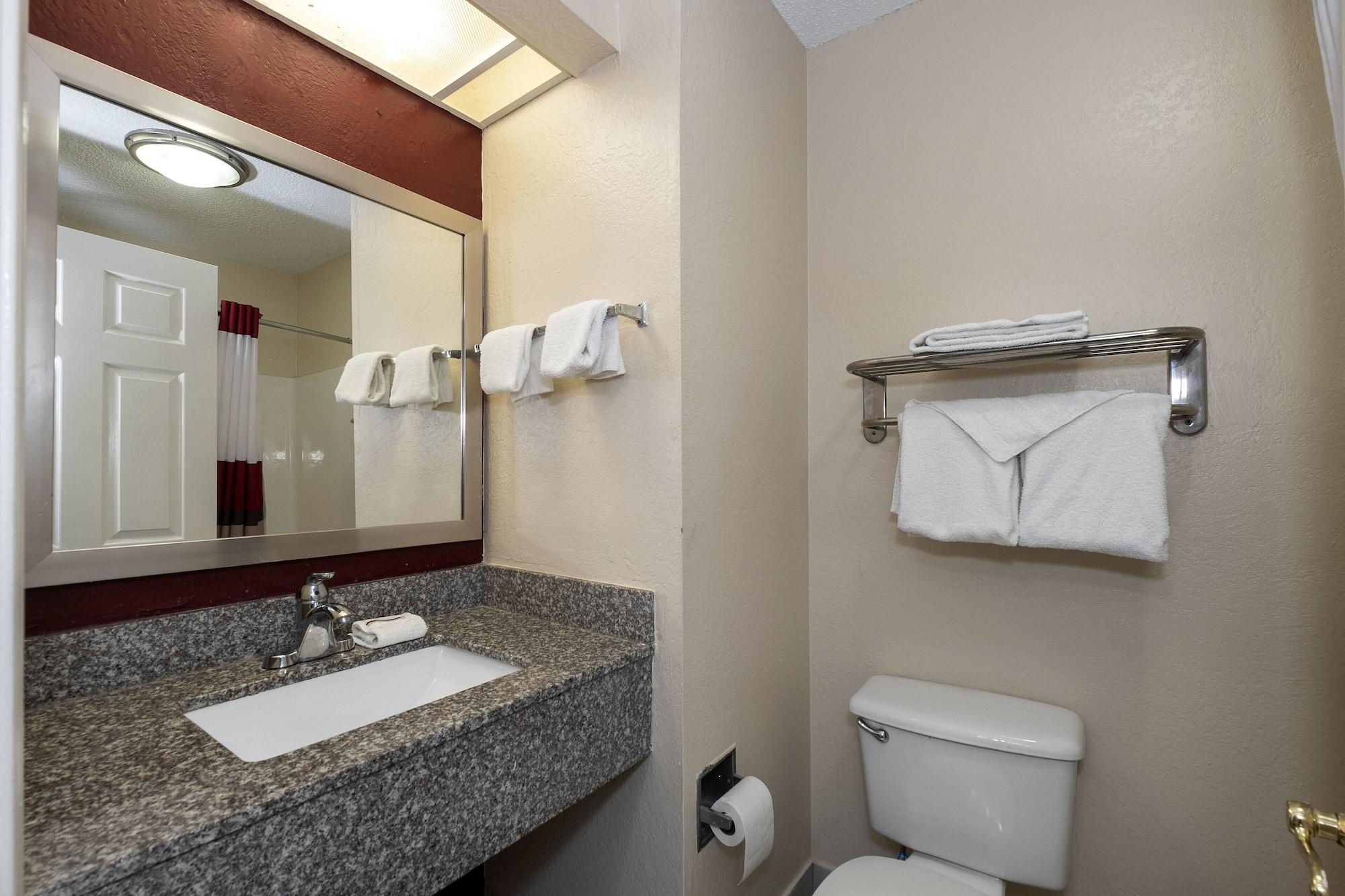Red Roof Inn & Suites Pensacola-Nas Corry Beach Haven Dış mekan fotoğraf