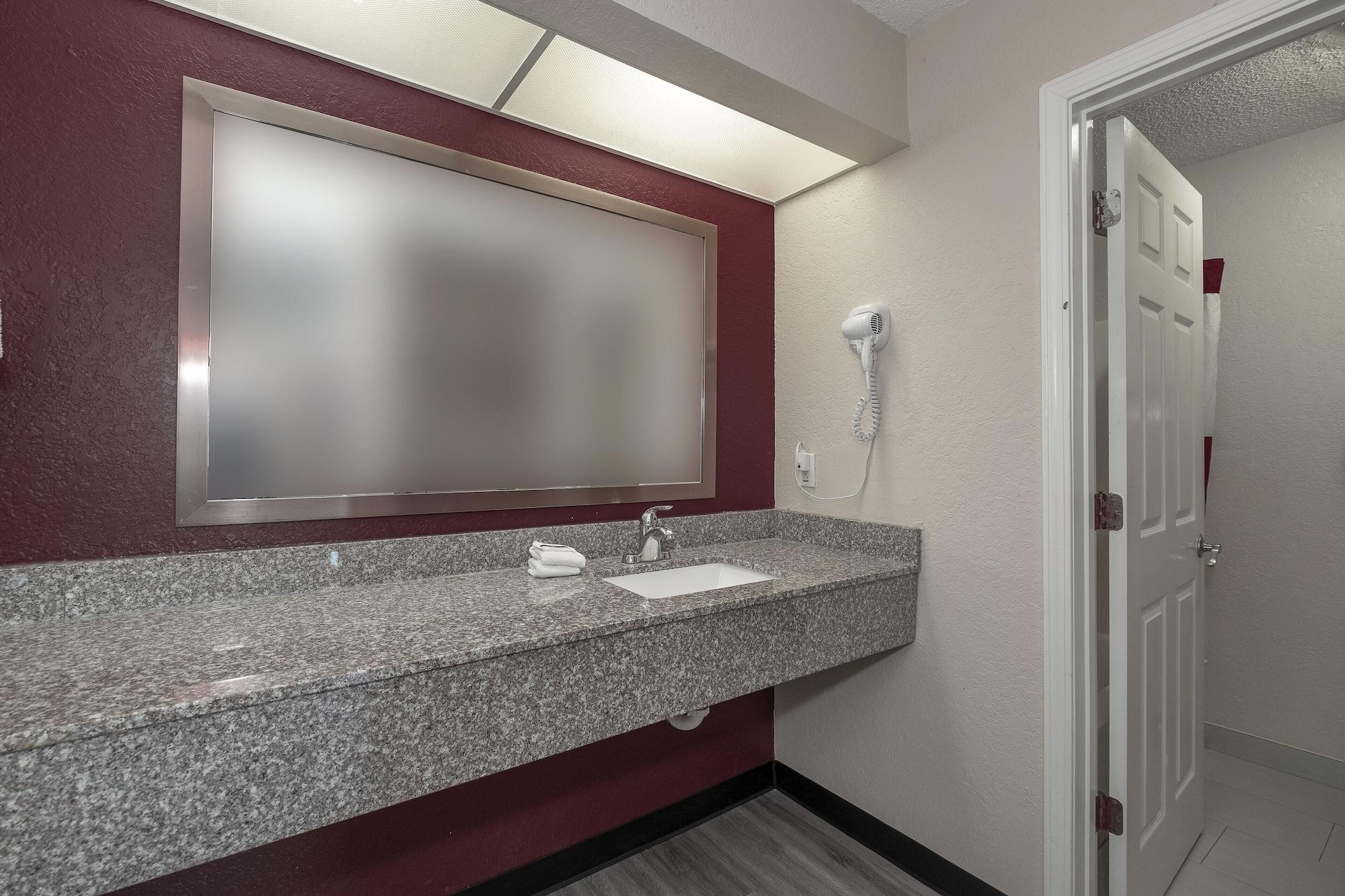Red Roof Inn & Suites Pensacola-Nas Corry Beach Haven Dış mekan fotoğraf