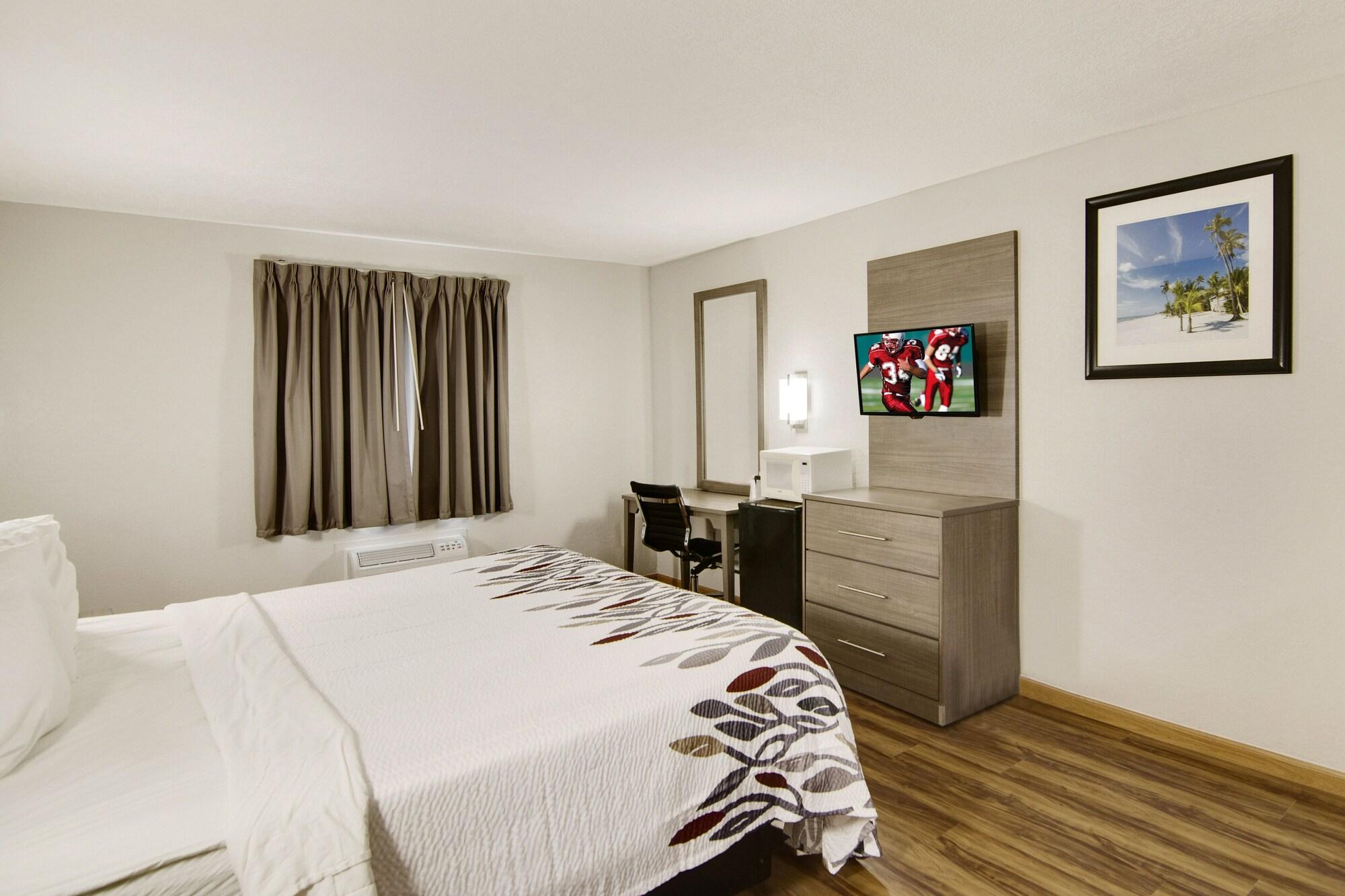 Red Roof Inn & Suites Pensacola-Nas Corry Beach Haven Dış mekan fotoğraf