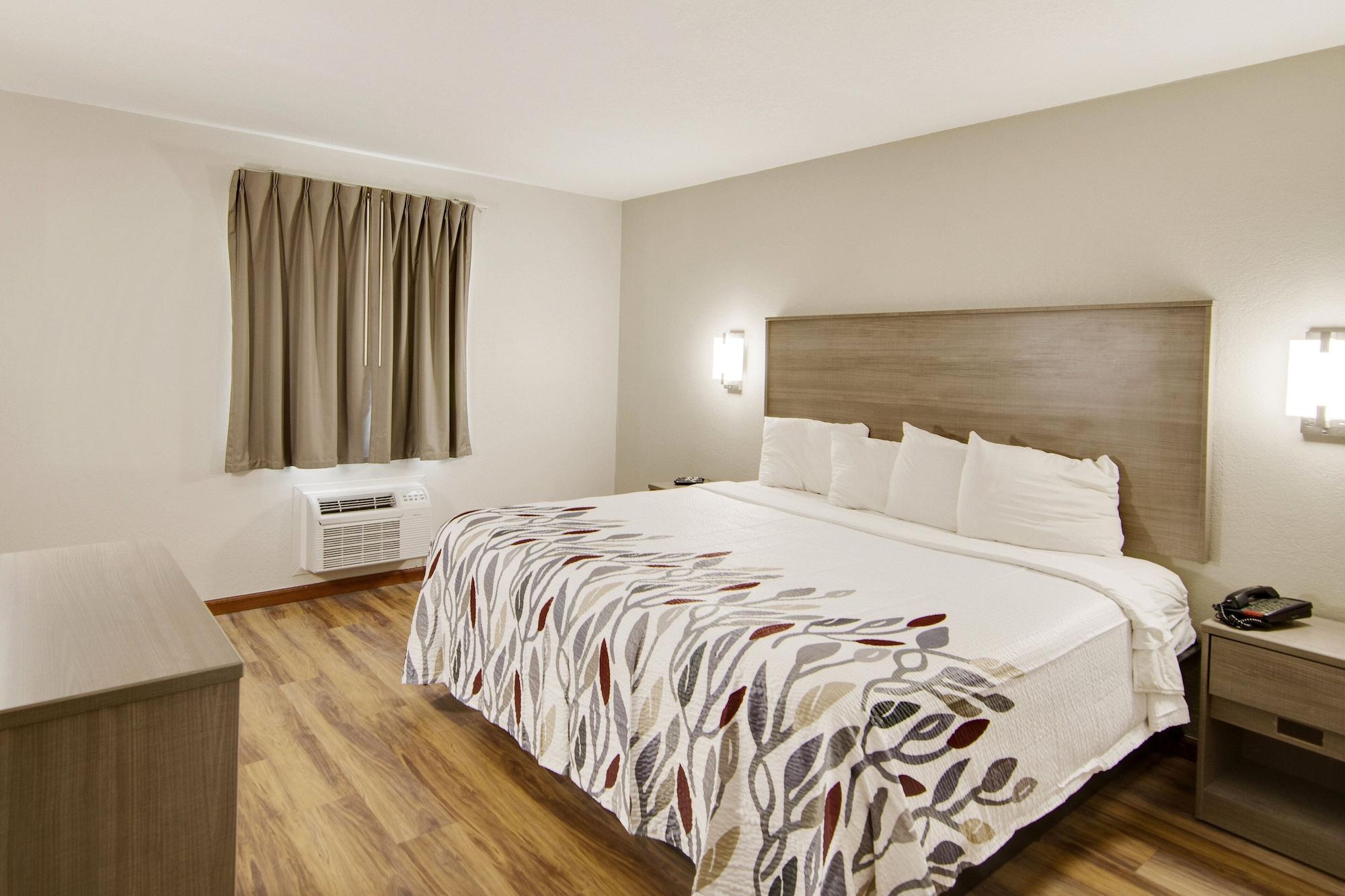 Red Roof Inn & Suites Pensacola-Nas Corry Beach Haven Dış mekan fotoğraf