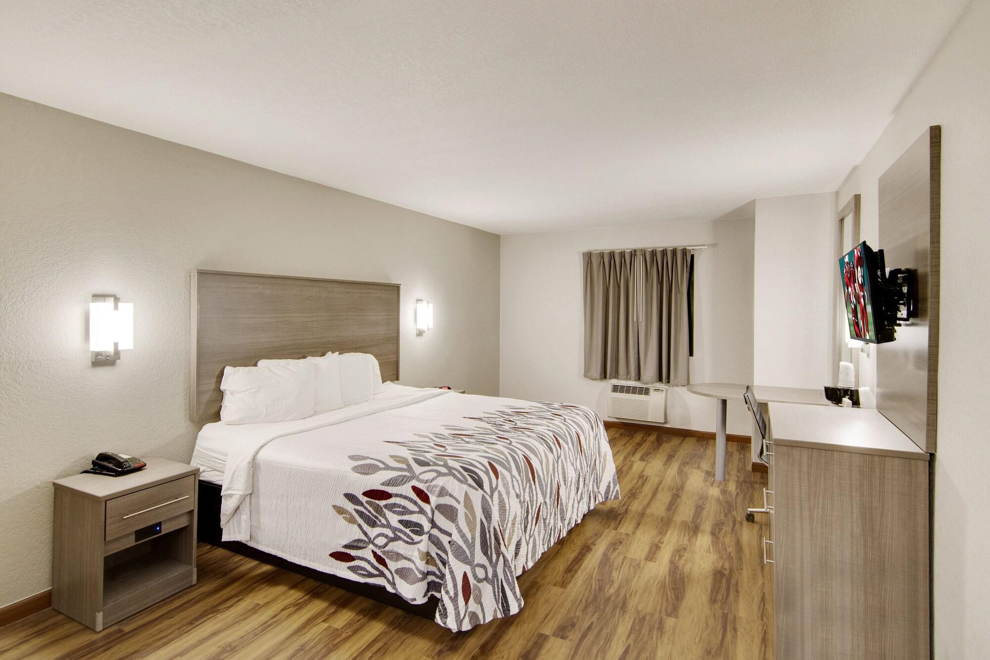 Red Roof Inn & Suites Pensacola-Nas Corry Beach Haven Dış mekan fotoğraf