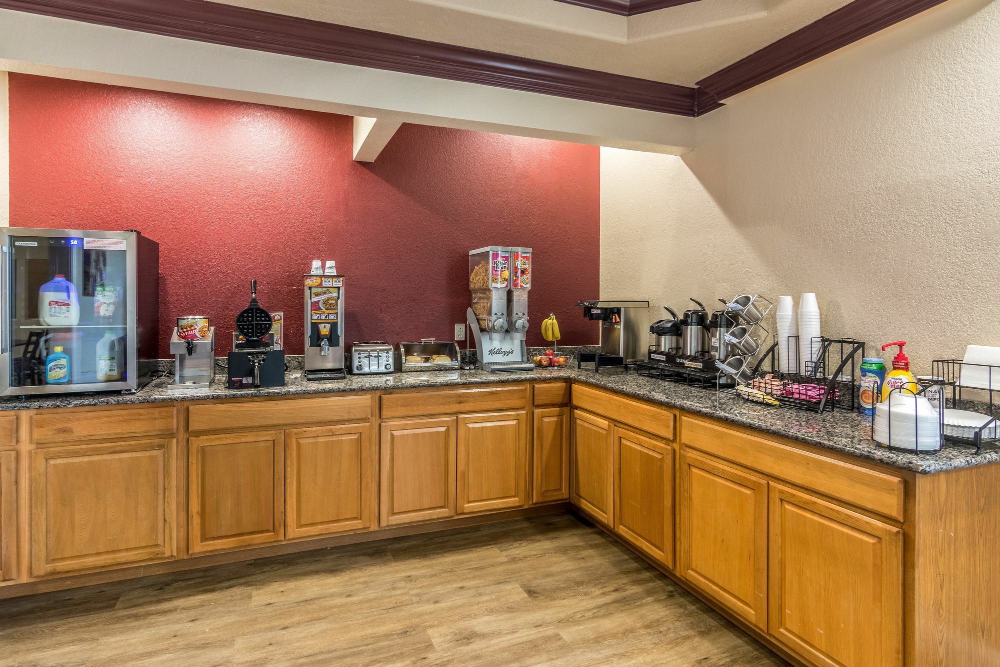 Red Roof Inn & Suites Pensacola-Nas Corry Beach Haven Dış mekan fotoğraf